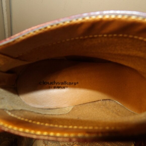 Cloudwalkers By Avenue " Houston " Vegan Faux Leather Bootie Sz 10W - Picture 6 of 9